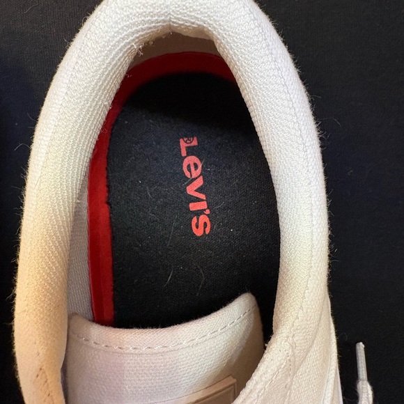 Levi's Woman’s White Canvas Sneakers Size 10 - Picture 2 of 9